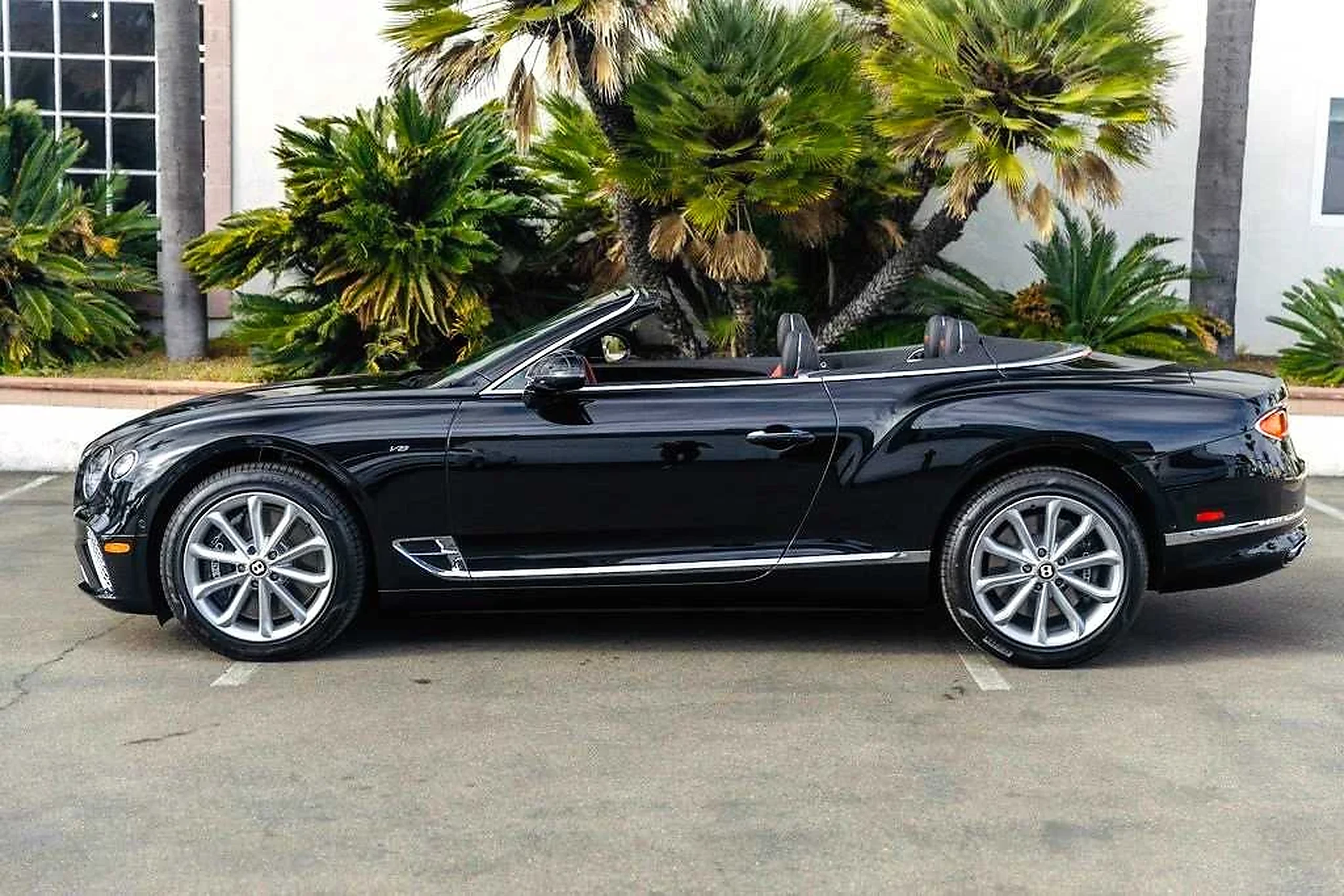 Bentley Continental GTC exterior