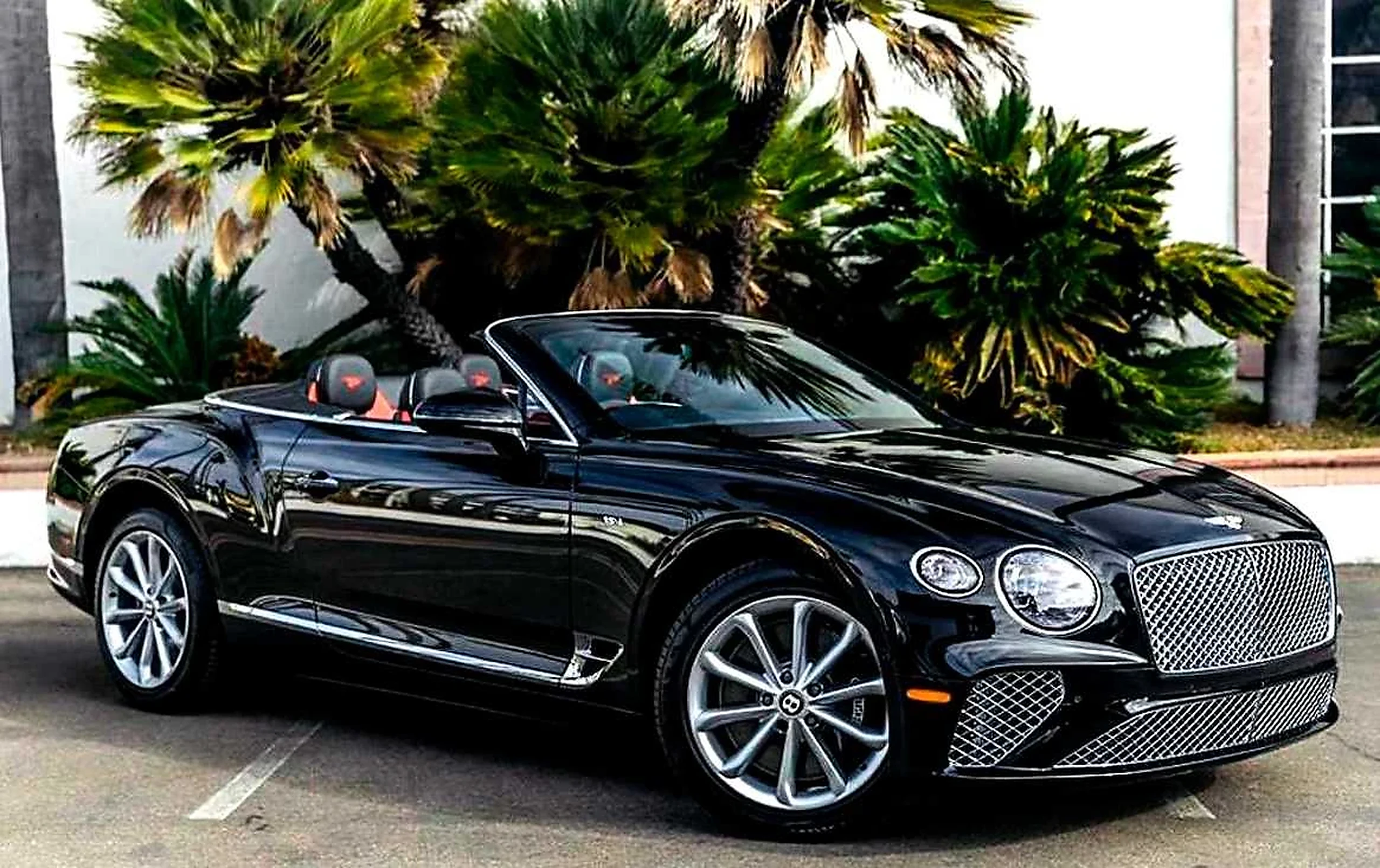 Bentley Continental GTC photographed for the LUXURY.CAFE contact guide