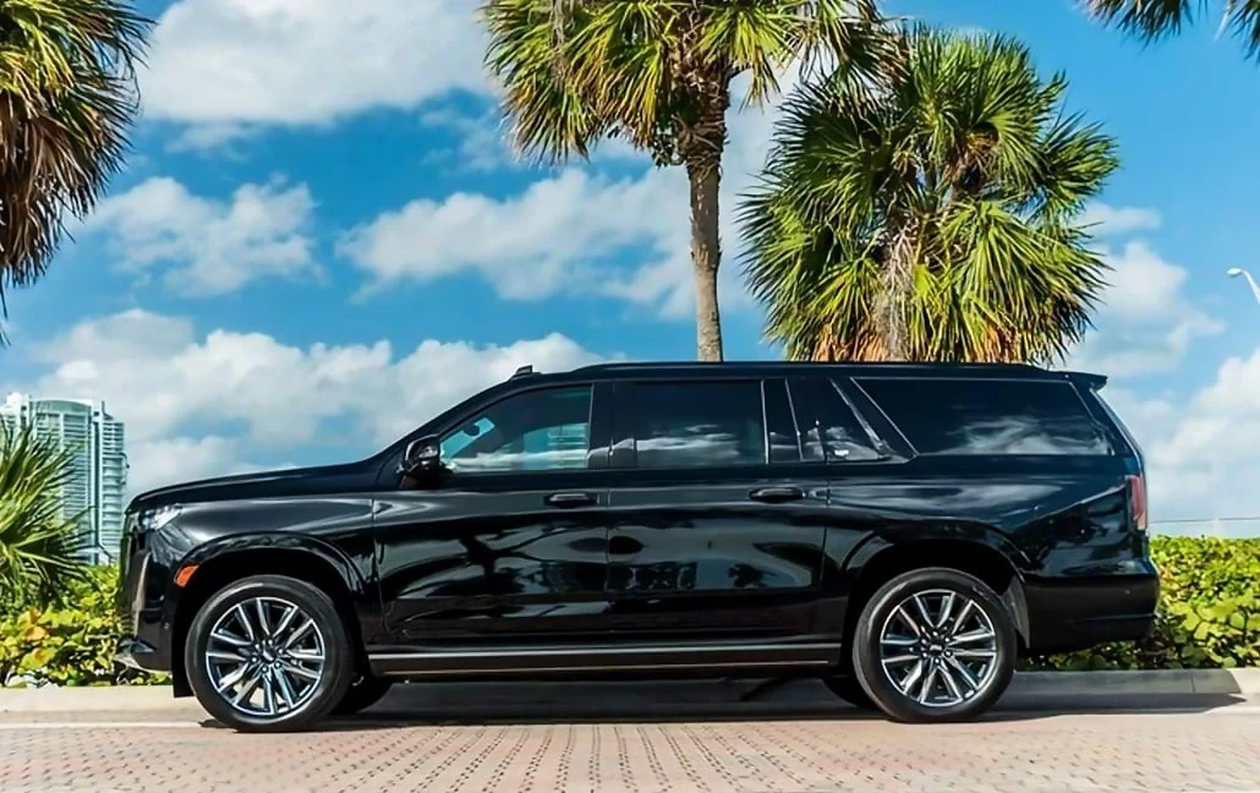 Cadillac Escalade ESV detail relevant to holiday luxury car rentals on LUXURY.CAFE
