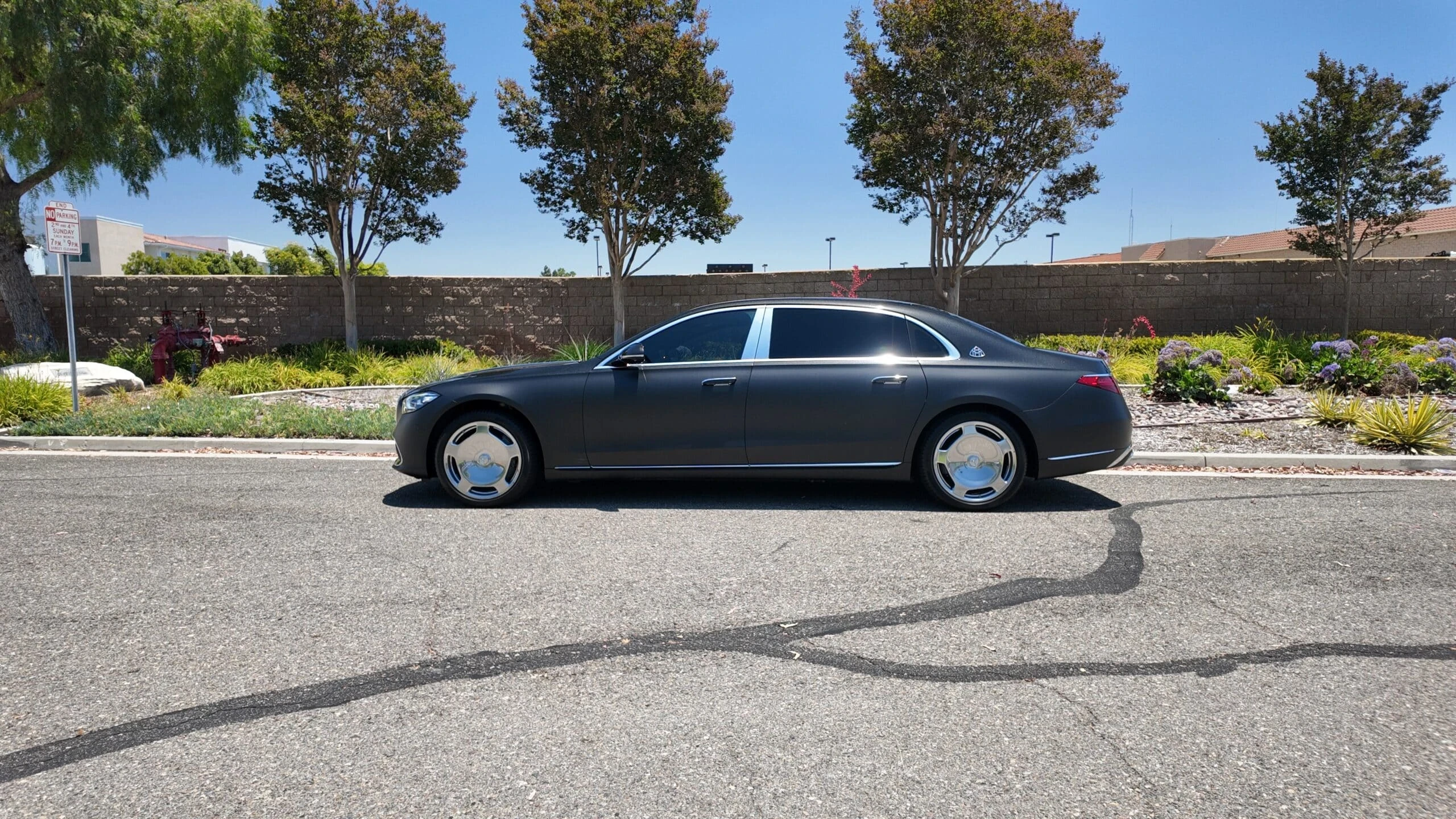 Mercedes-Maybach S 580 detail relevant to gala and red-carpet car rentals on LUXURY.CAFE