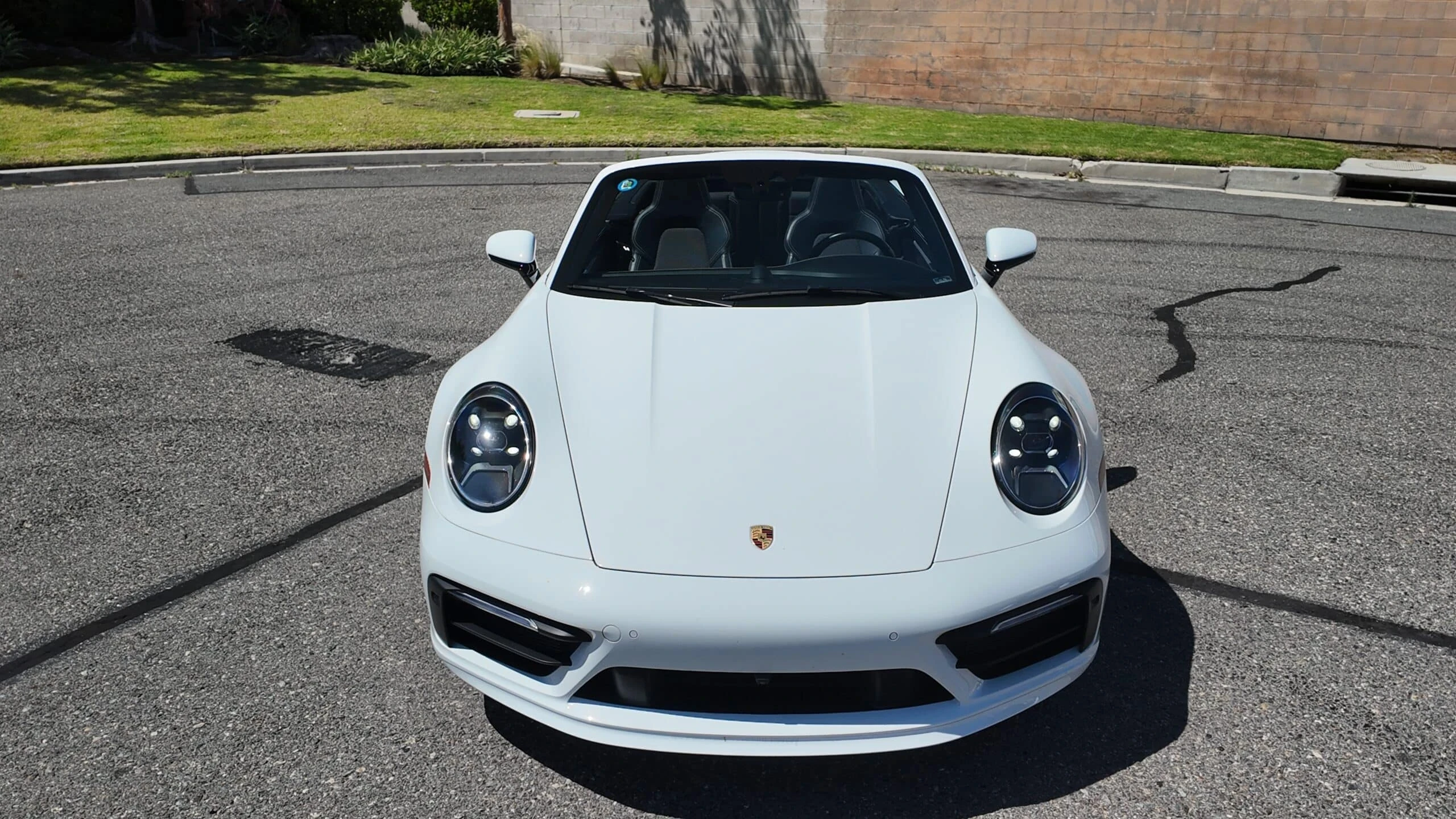 Porsche 911 Carrera 4S Cabriolet detail relevant to one-way miami car delivery requests on LUXURY.CAFE