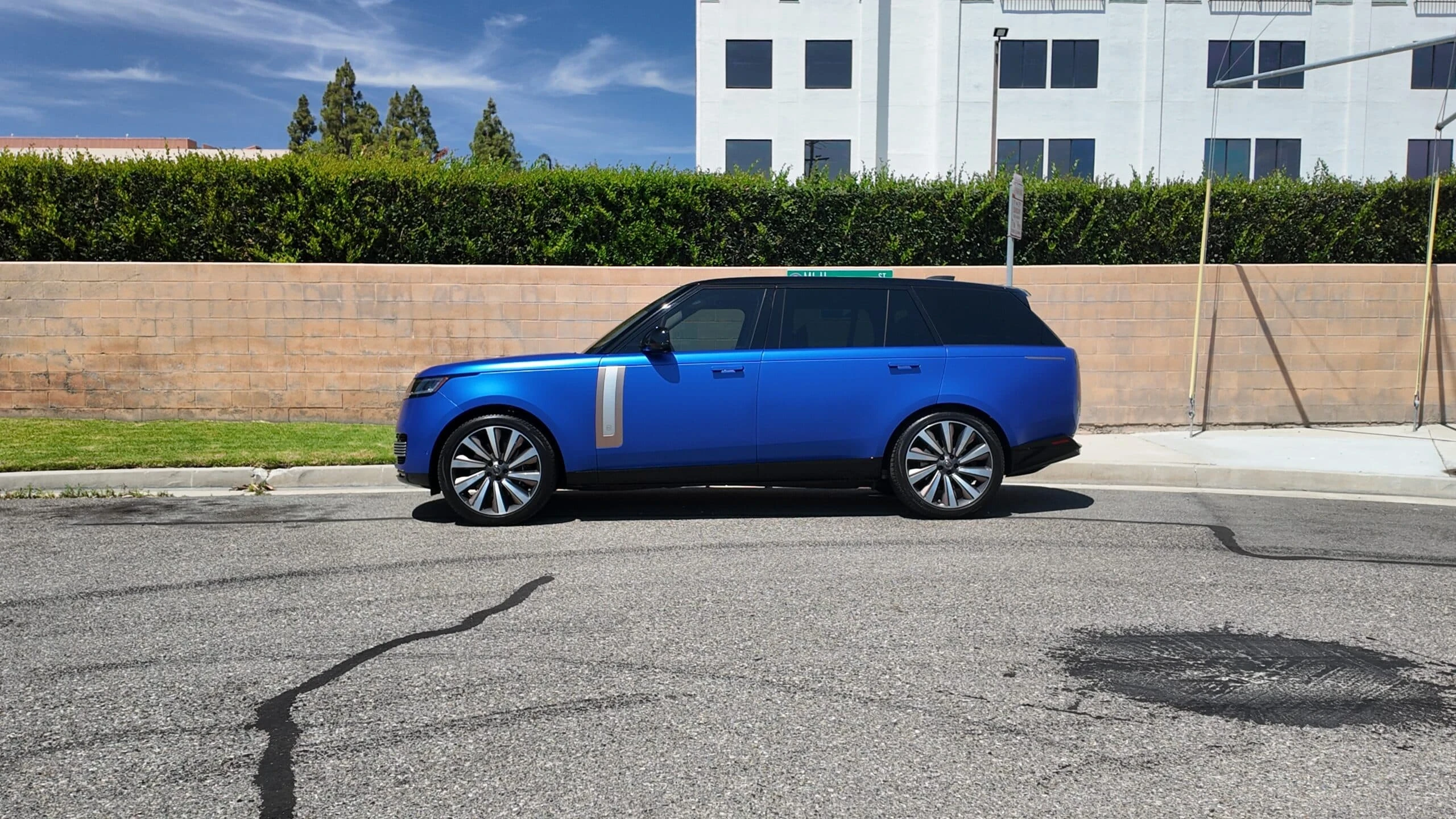 Range Rover SV detail relevant to miami cruise-port car delivery on LUXURY.CAFE